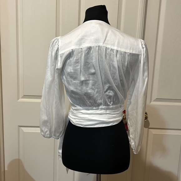 BCBGENERATION MAXAZRIA Crop Wrap Around. Small - Picture 4 of 8